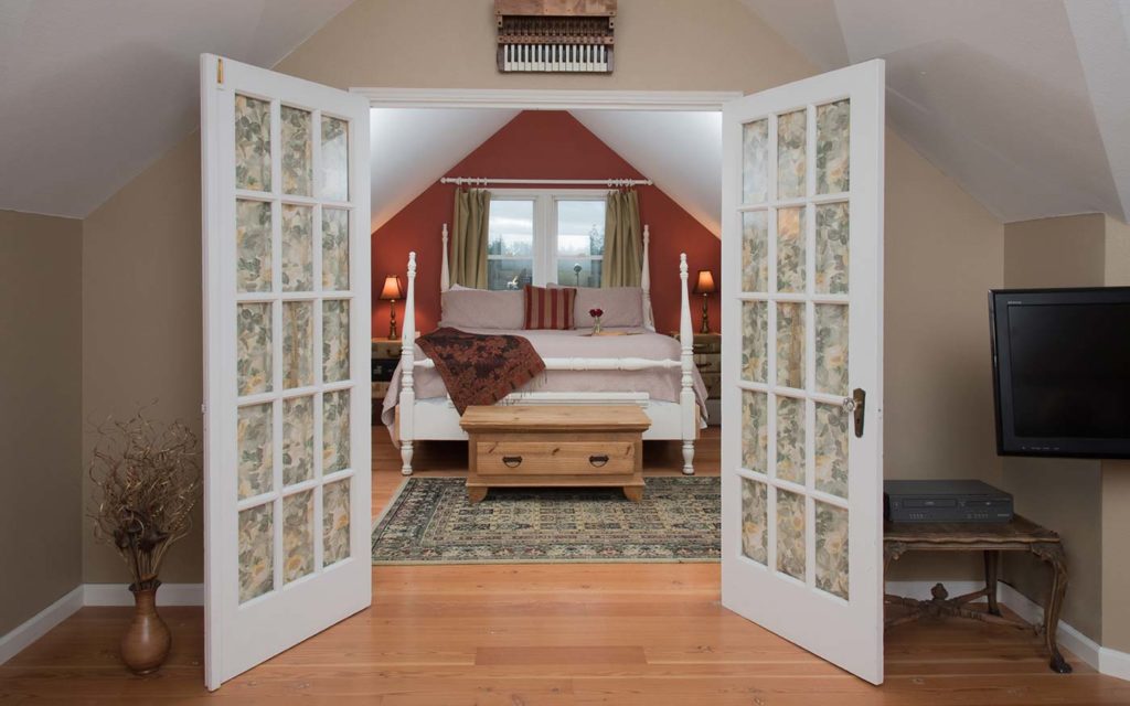 this beautiful guest room makes a great place to relax after a San Juan Islands kayak tour